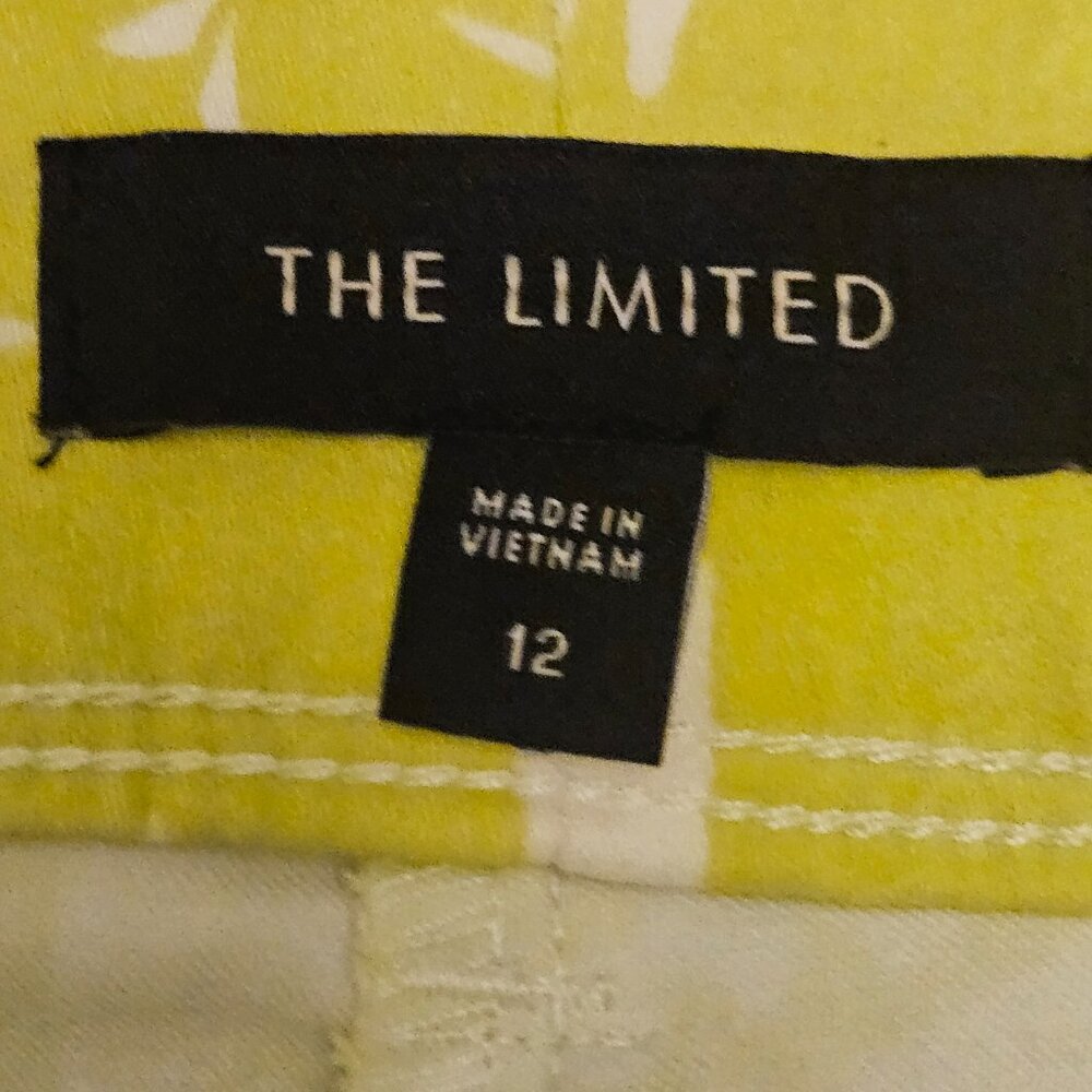 The Limited Cotton Blend Flat Front Lime & White Floral Print Shorts Size 12 - Picture 3 of 7